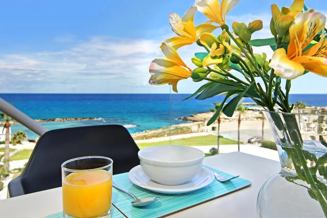 Apartment Josephine - Beachfront Протарас Кипр